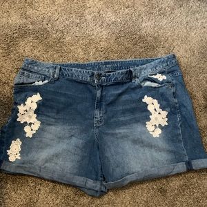 Lane Bryant Shorts Size 28